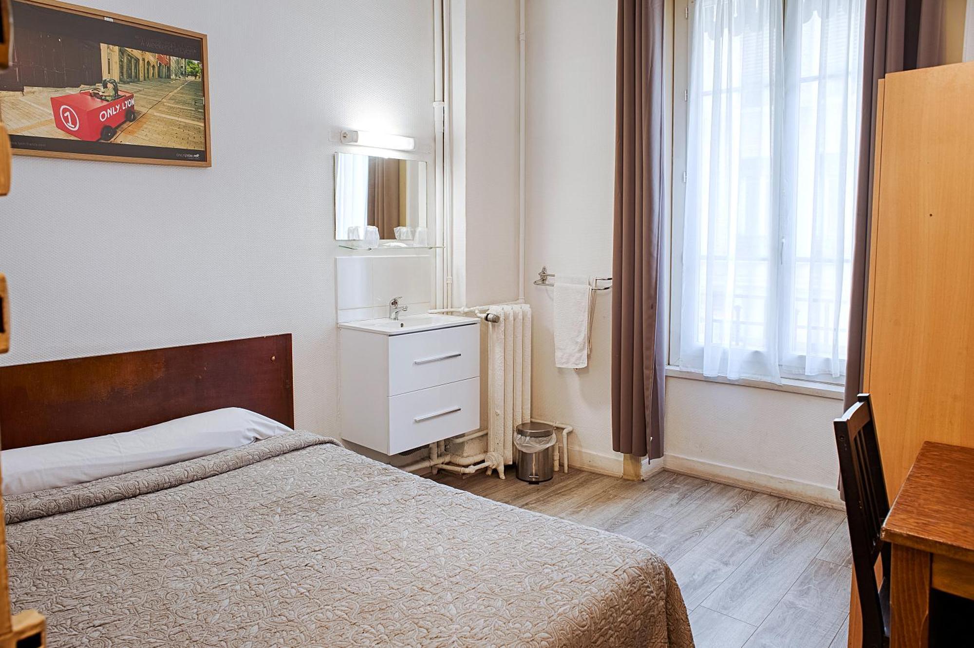 Hotel Des Facultes Лион Стая снимка